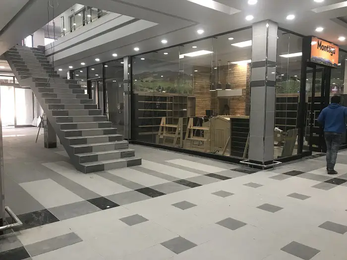Sika Etagen Das Square Shopping Centre in Südafrika