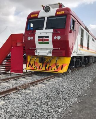 केन्या की योजना US $ 3bn स्टैंडर्ड गेज रेलवे (SGR) को विद्युतीकृत करने की है