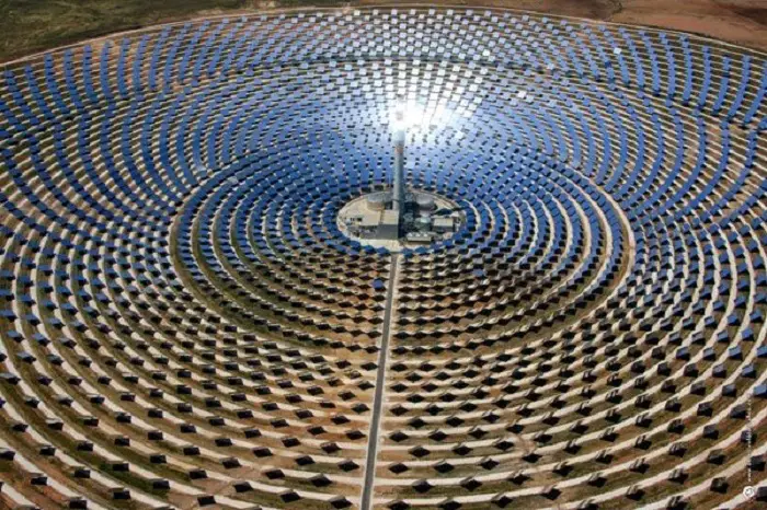 Bau eines 700 MW Noor Energy 1 CSP-Projekts in Dubai, Vereinigte Arabische Emirate, auf Kurs