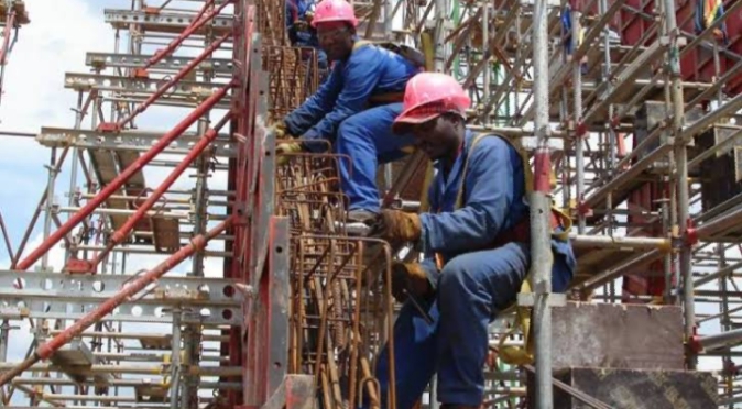 La construction du centre pour enfants de la rue Ruai au Kenya est négligée