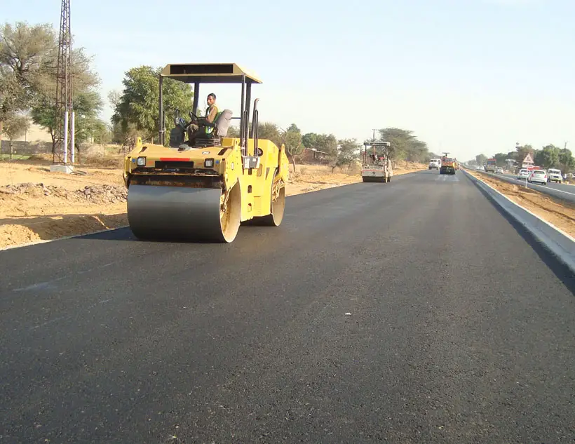 entretien des routes dans la municipalité locale de Dr Pixley Ka Seme