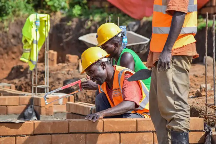 La construction d'un moulin à maïs 1.3m au Rwanda doit commencer