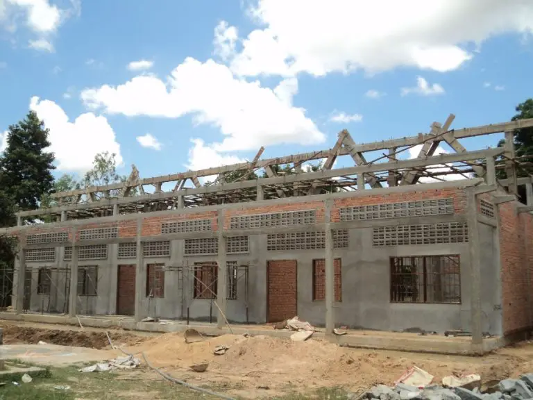La construction des écoles 18 à Gokwe au Zimbabwe est terminée