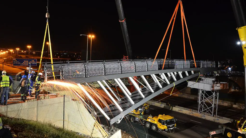 South Africa's N1 highway pedestrian bridge soon to be complete