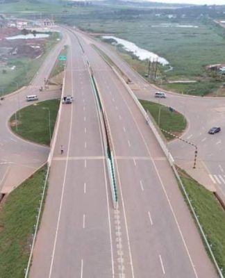 Der Bau der Schnellstraße Kampala-Entebbe steht kurz vor der Fertigstellung