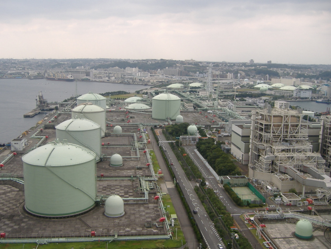 Äquatorialguinea baut Westafrikas erste LNG-Speicher- und Regas-Anlage
