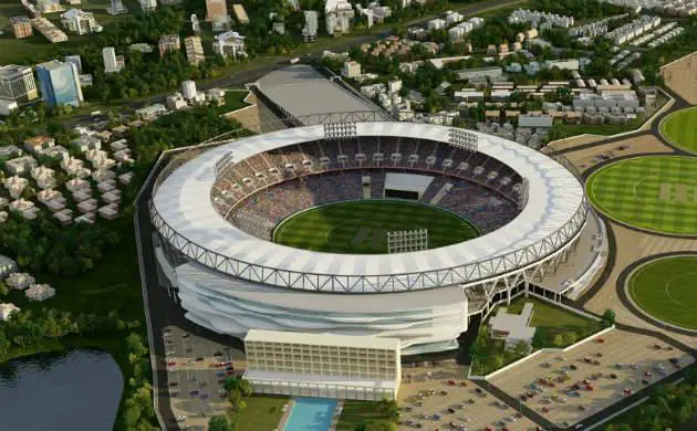 Bau des weltgrößten Cricket-Stadions in Indien in vollem Gange