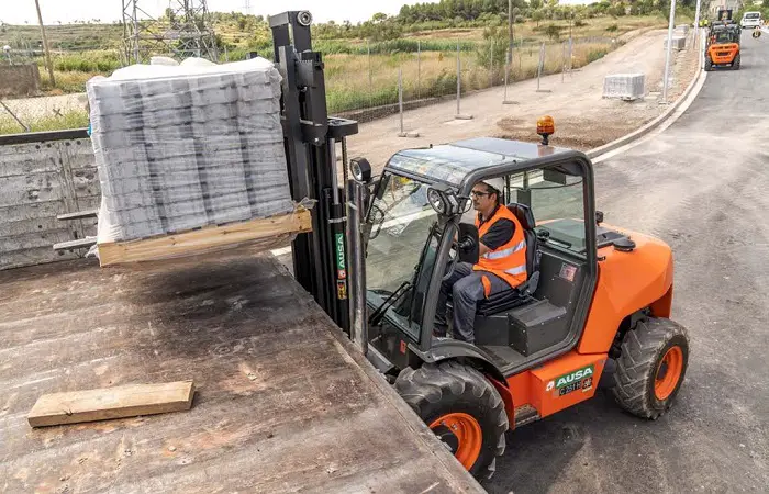 AUSA's new C251H forklift receives the recognition for Technological Innovation at Ecomondo Italy