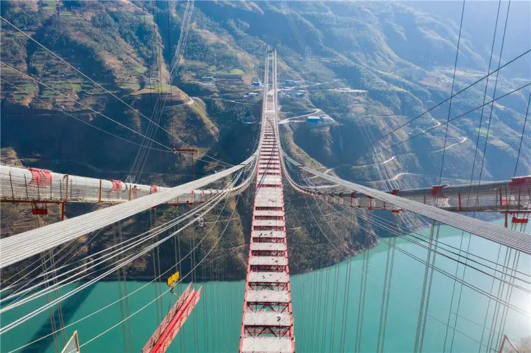 Construction of the world’s largest span suspension bridge in China complete