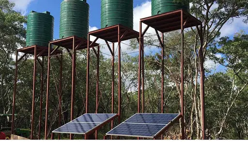 Буровые скважины на солнечной энергии установлены в Гванде, Зимбабве.