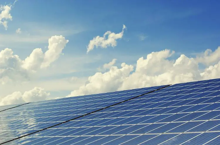 EWEC построит крупнейшую в мире солнечную электростанцию ​​в Абу-Даби