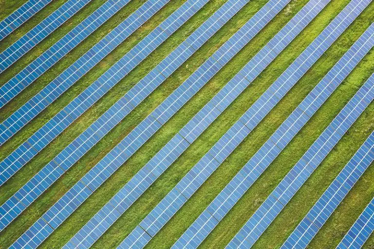 Enso Energy построит солнечные электростанции мощностью 1 ГВт и аккумулирующий трубопровод по всей Великобритании