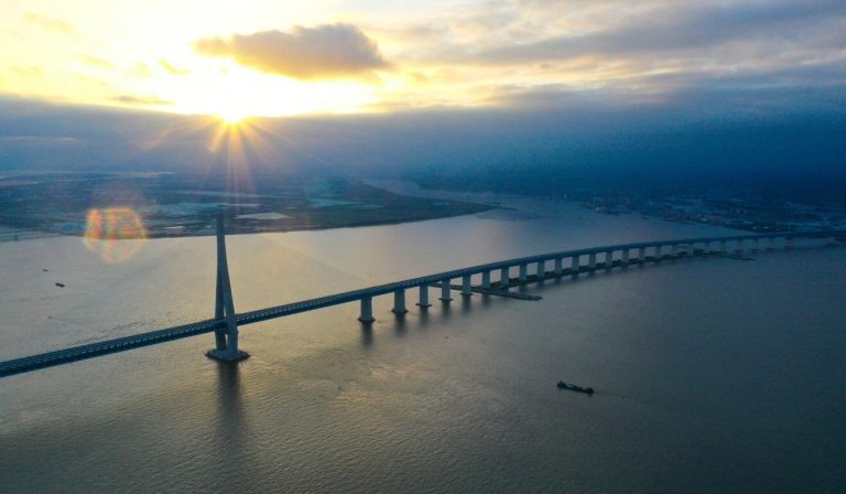 La Chine achève le projet du pont Shanghai-Suzhou-Nantong