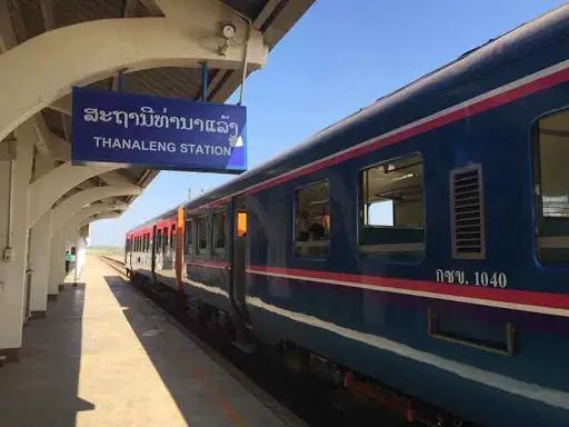 Début de la construction de la gare de Vientiane, Laos.