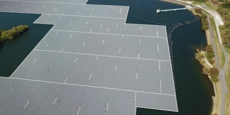 Première station solaire flottante en Tunisie