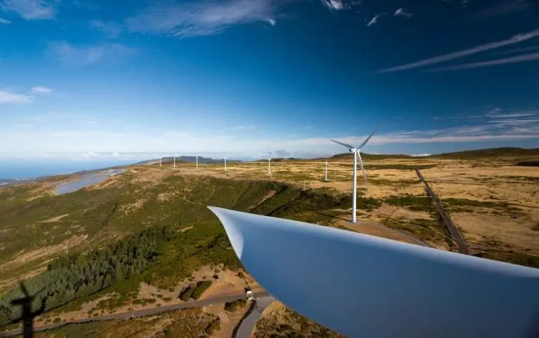 Bouwerk aan die grootste windpark Zeewolde Windpark in Nederland