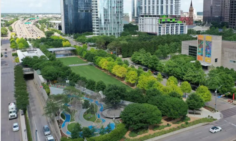 Klyde Warren Park expansion project gets $8 million donation from Jacobs
