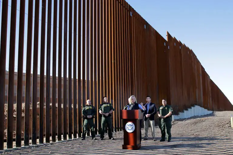 Teksas'ta 57 kilometrelik sınır duvarı inşaatı için sözleşmeler yapıldı