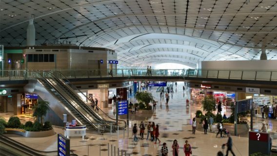 L'aéroport international de Hong Kong, l'un des aéroports possédant le plus grand terminal aéroportuaire au monde