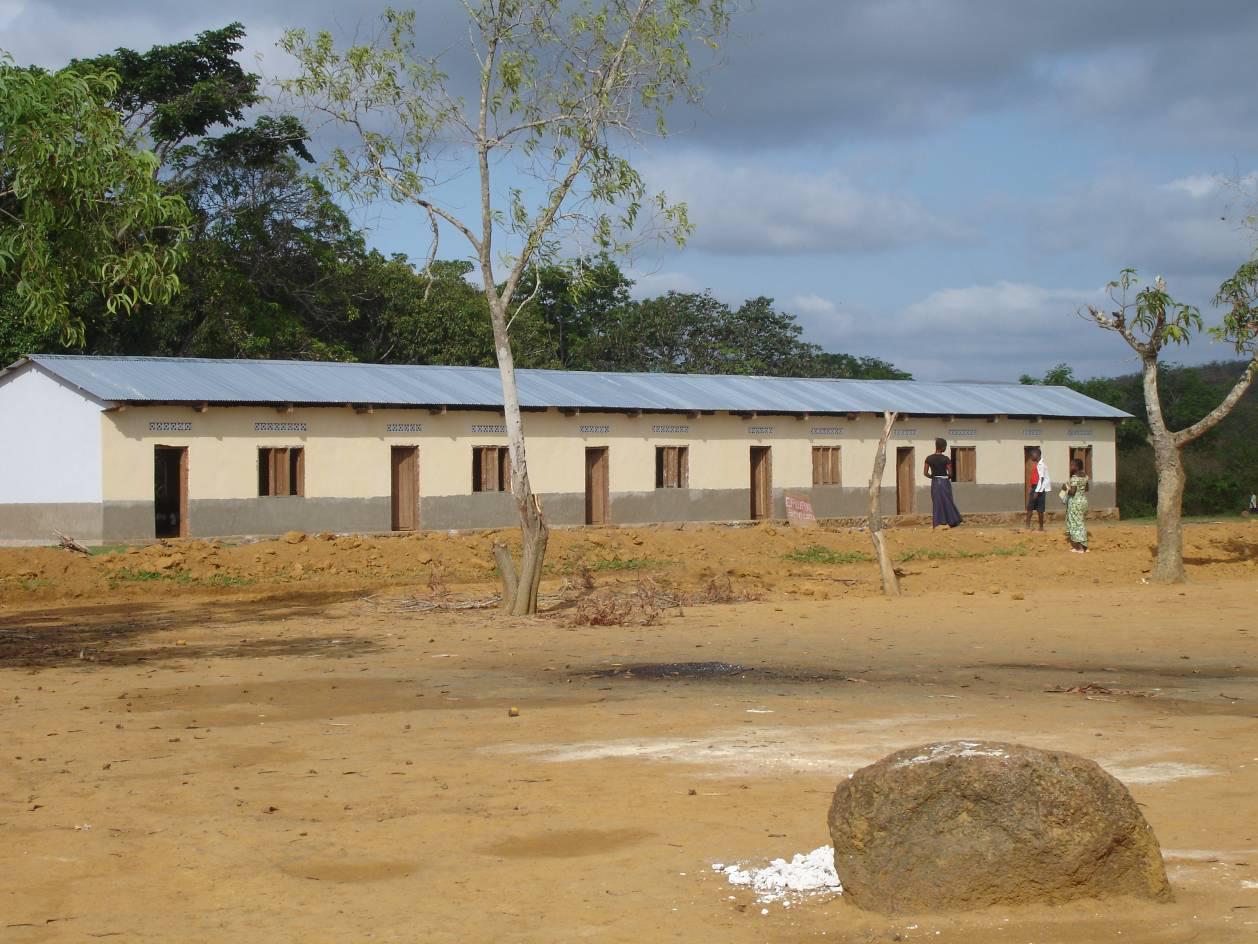 Zimbabwe provides US $26,344 for construction of classrooms in Kavalamanja,  Zambia