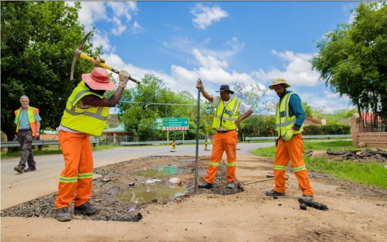 Upgrading of Fort Beaufort to Alice road