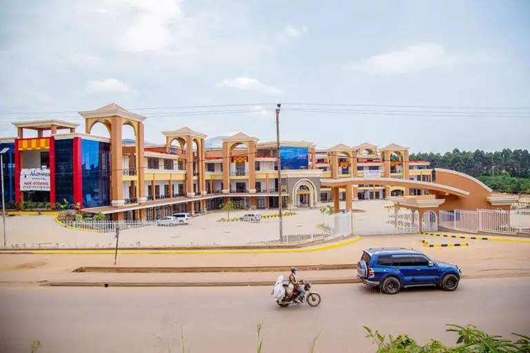 Торговый центр Akamwesi в Кьебандо, Кампала, Уганда