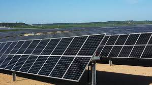 Bau einer neuen 250-MW-Solaranlage in Texas