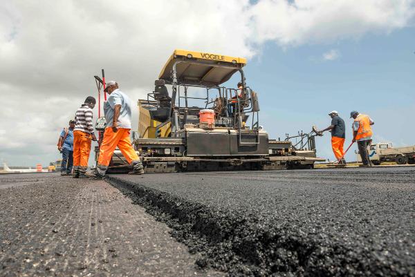 Sanierung der Straße Nzasa-Kilungule-Buza in Tansania kurz vor dem Abschluss
