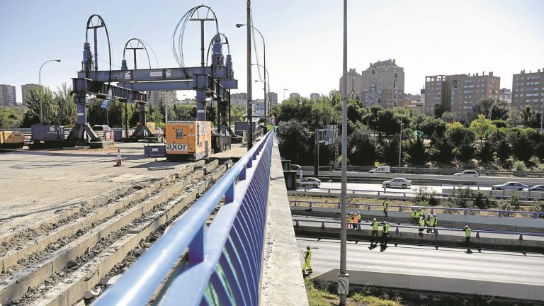 Großer Brückenbau auf der Autobahn M-30 Madrid abgeschlossen
