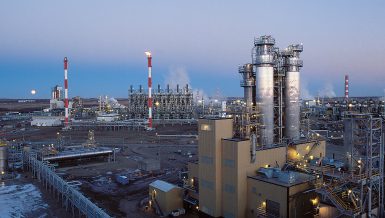 Construction d'une nouvelle unité de distillation atmosphérique à la raffinerie de pétrole d'Assuit