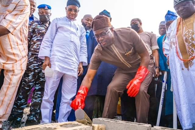 Governor Makinde Flags off Hybrid Power Project in Oyo State, Nigeria
