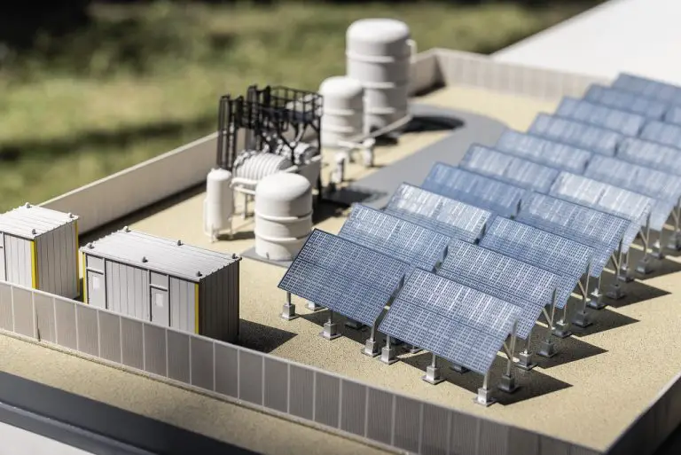 Neues solarbetriebenes Entsalzungssystem in Kibaha, Tansania, in Betrieb genommen
