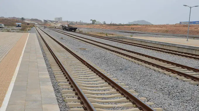 Neue Eisenbahnlinie für ein 1-Milliarden-US-Dollar-Stahlprojekt in Simbabwe