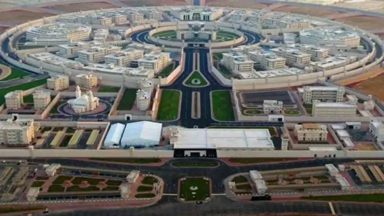 Construction en cours d'un nouveau complexe pénitentiaire dans le Sinaï, au nord-est de l'Égypte