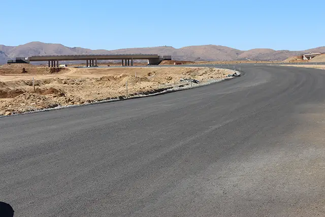 El proyecto de carretera de Windhoek al Aeropuerto Internacional Hosea Kutako en Namibia se completará en 2024