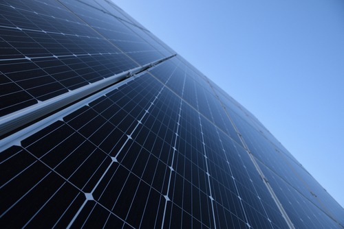 Construction de 100 mégawatts solaires durables de tournesol dans le Mississippi, achevée