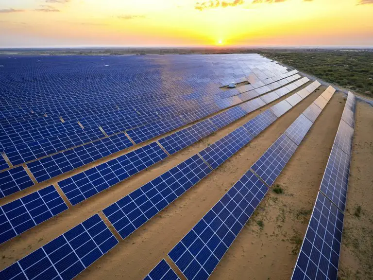 Adjudicación del contrato de implementación del proyecto solar Kokerboom, Namibia