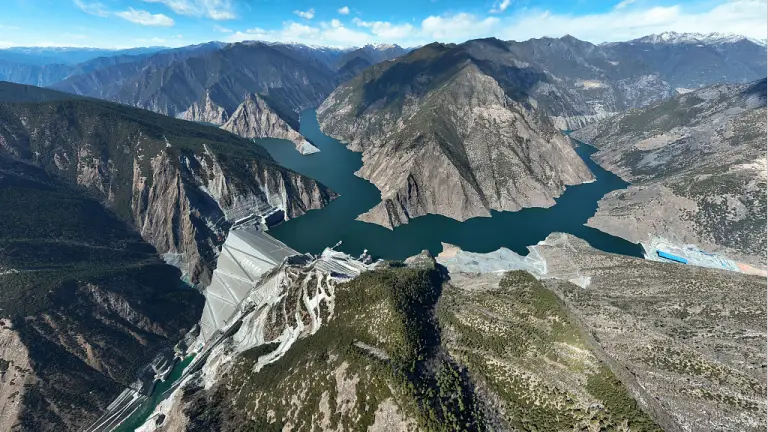In China hat der Bau des Wasserkraftwerks Lianghekou begonnen