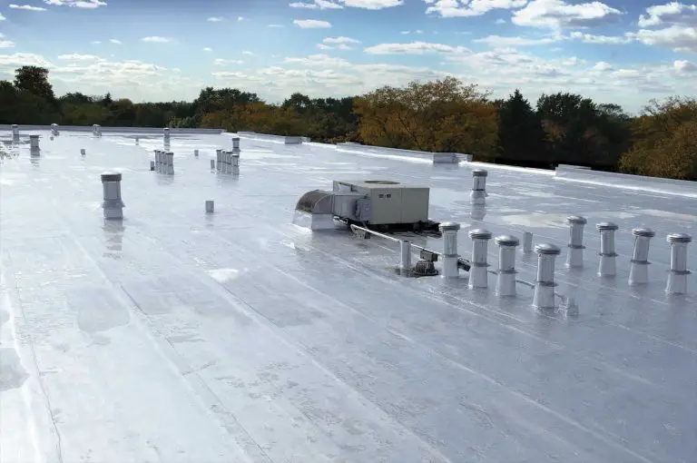 How Illinois Weather Can Be Brutal for Commercial Roofing