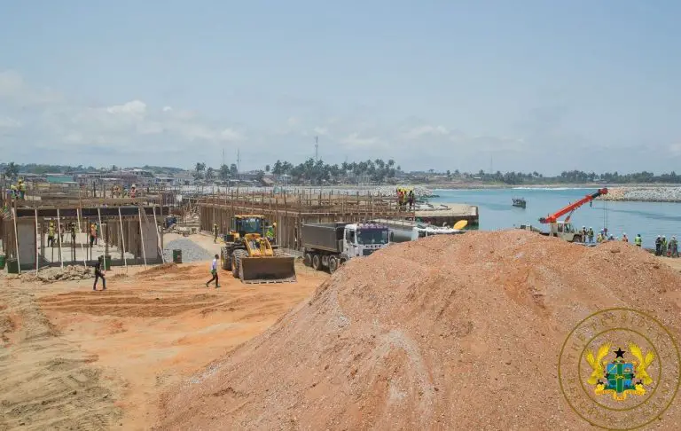 Sanierung und Erweiterung des Fischereihafens von Elmina zu 91 % abgeschlossen