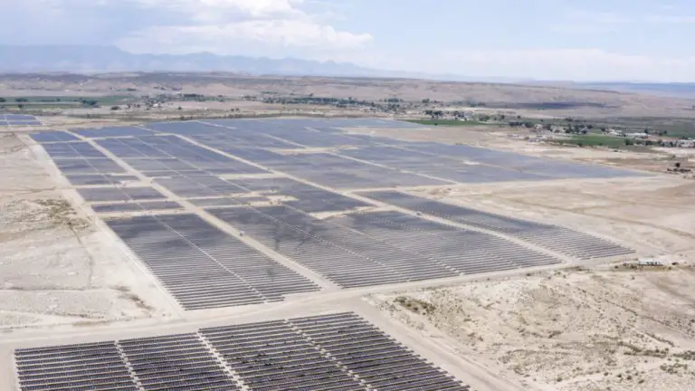 Signature du contrat d'achat d'électricité de l'installation solaire et de stockage de l'Utah