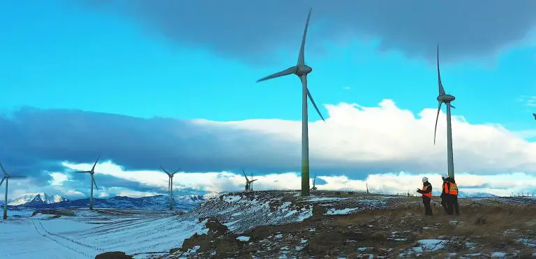 Le projet de parc éolien Grizzly Bear en Alberta, au Canada, est sur le point d'être achevé