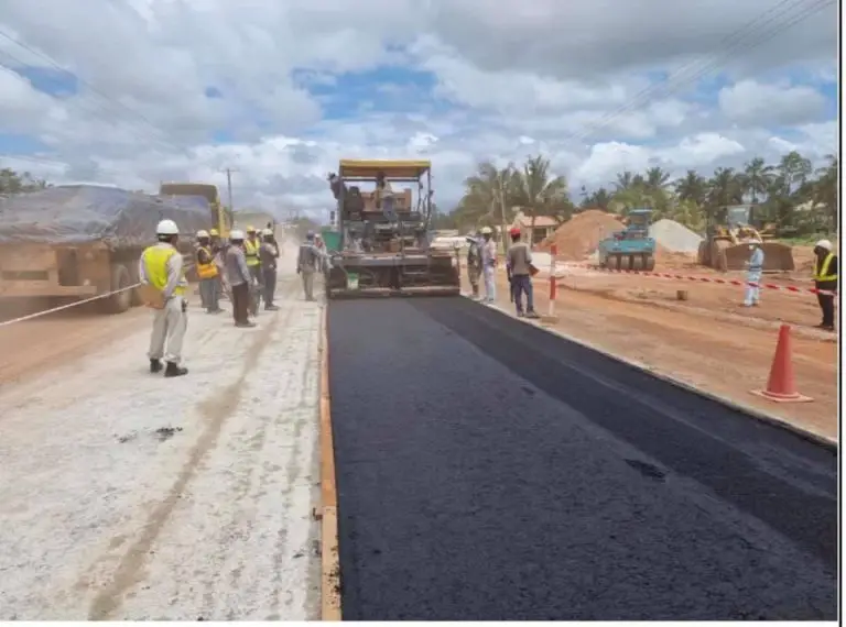 Sanierung der Straße Assin Fosu-Assin Praso zu 65 % abgeschlossen