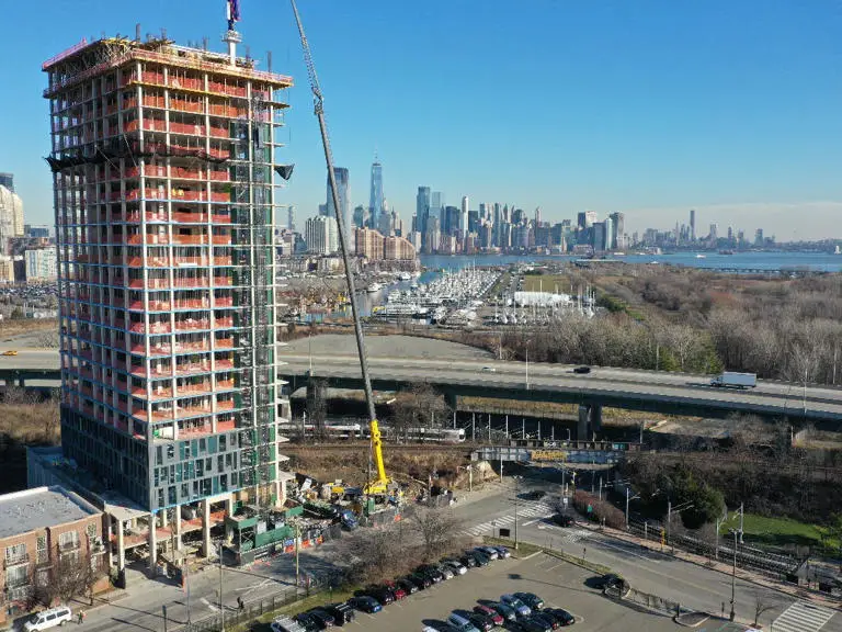 270 Johnston Avenue building tops out in New Jersey