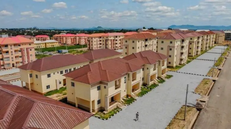 FMBN-NLC/TUC/NECA Collaborative Housing Estate im Bundesstaat Ondo, Nigeria, in Betrieb genommen