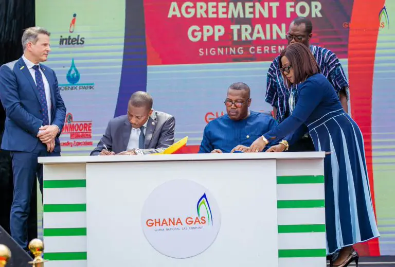 Vereinbarung zum Bau der Gasaufbereitungsanlage „Train 2“ in Ghana unterzeichnet