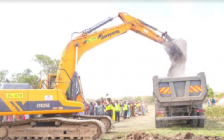 Lancement du barrage polyvalent Shauri Moyo de 45 millions de shillings à Kwale, au Kenya