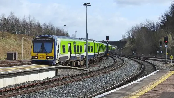 Irland genehmigt Bahnprojekt DART+ South West