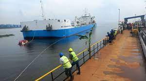 Drei weitere Schiffe sollen gebaut werden, um den Export von Ölprodukten von Kenia nach Uganda zu verbessern