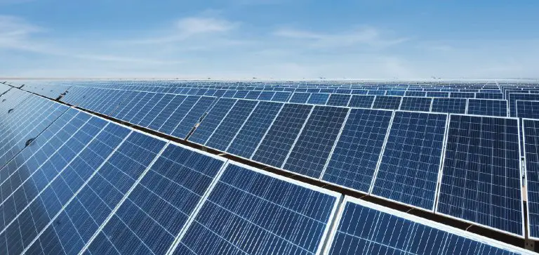 Signature d'un contrat pour la centrale solaire de 700 MW d'Ar Rass en Arabie saoudite